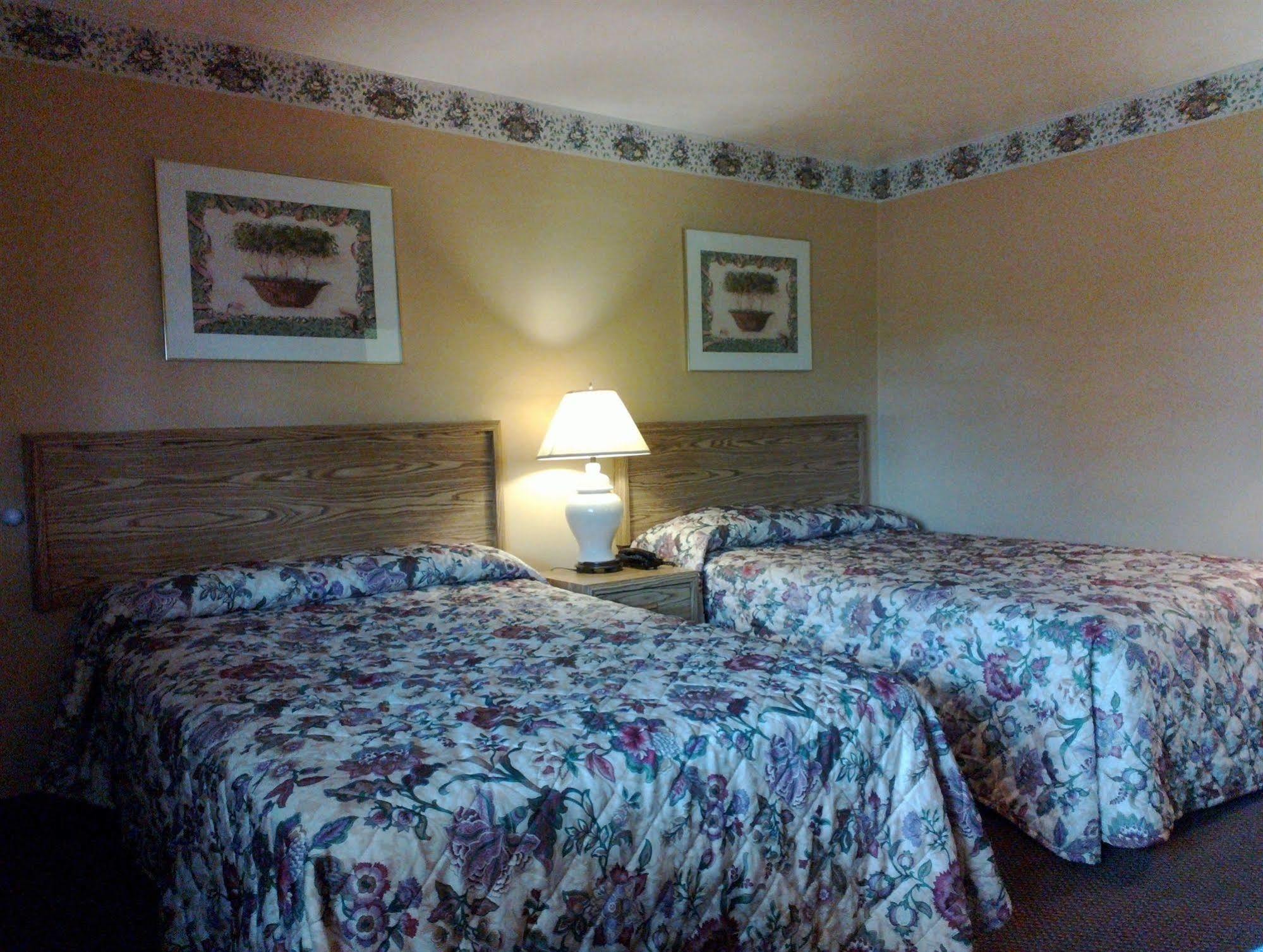 Colonial Inn Mercer-Grove City Zewnętrze zdjęcie