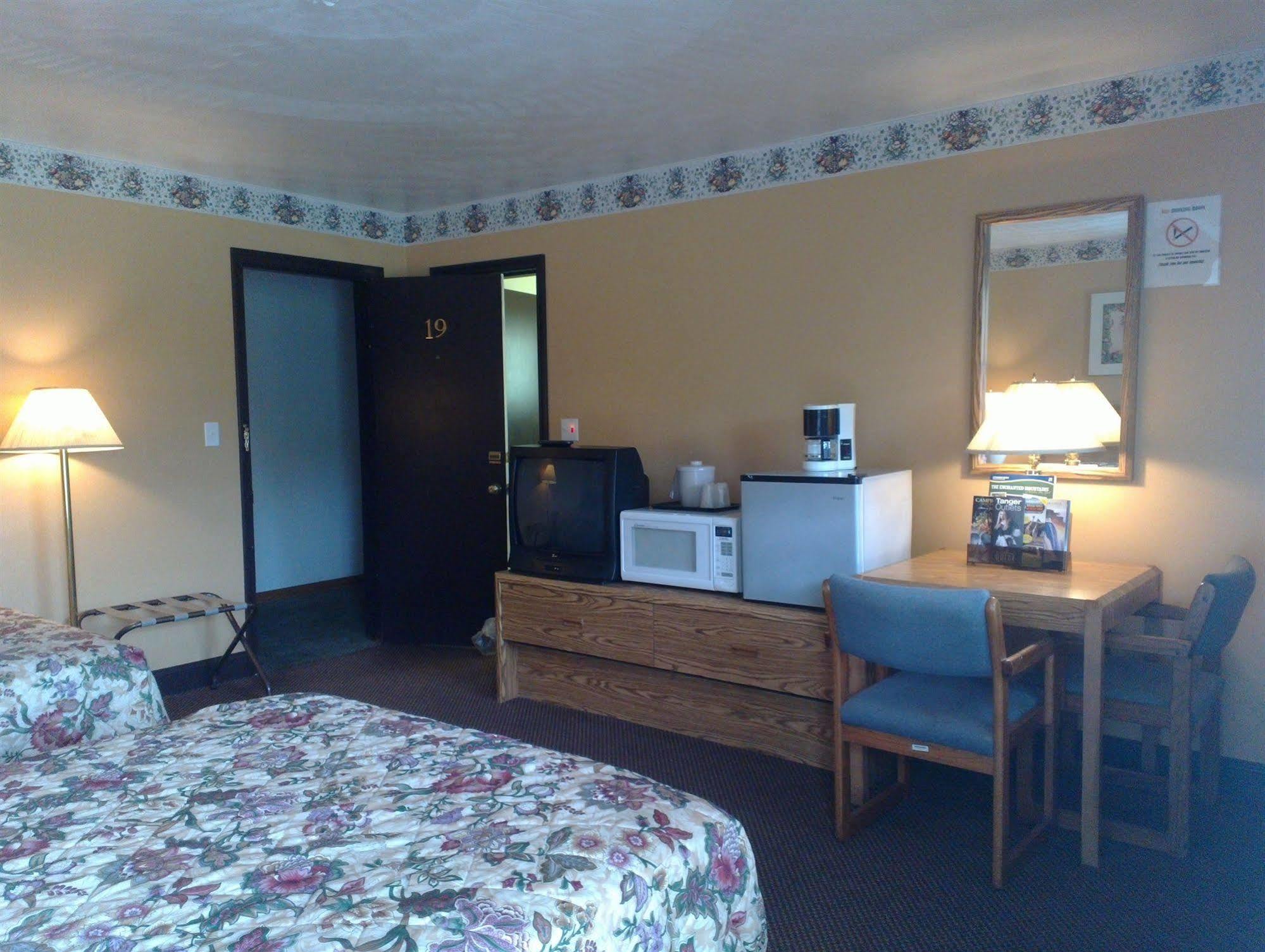 Colonial Inn Mercer-Grove City Zewnętrze zdjęcie
