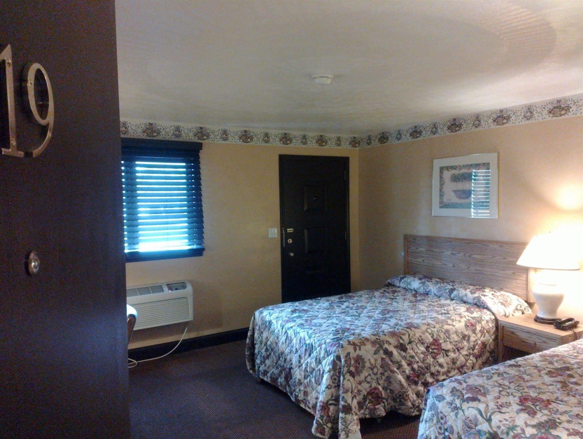 Colonial Inn Mercer-Grove City Zewnętrze zdjęcie