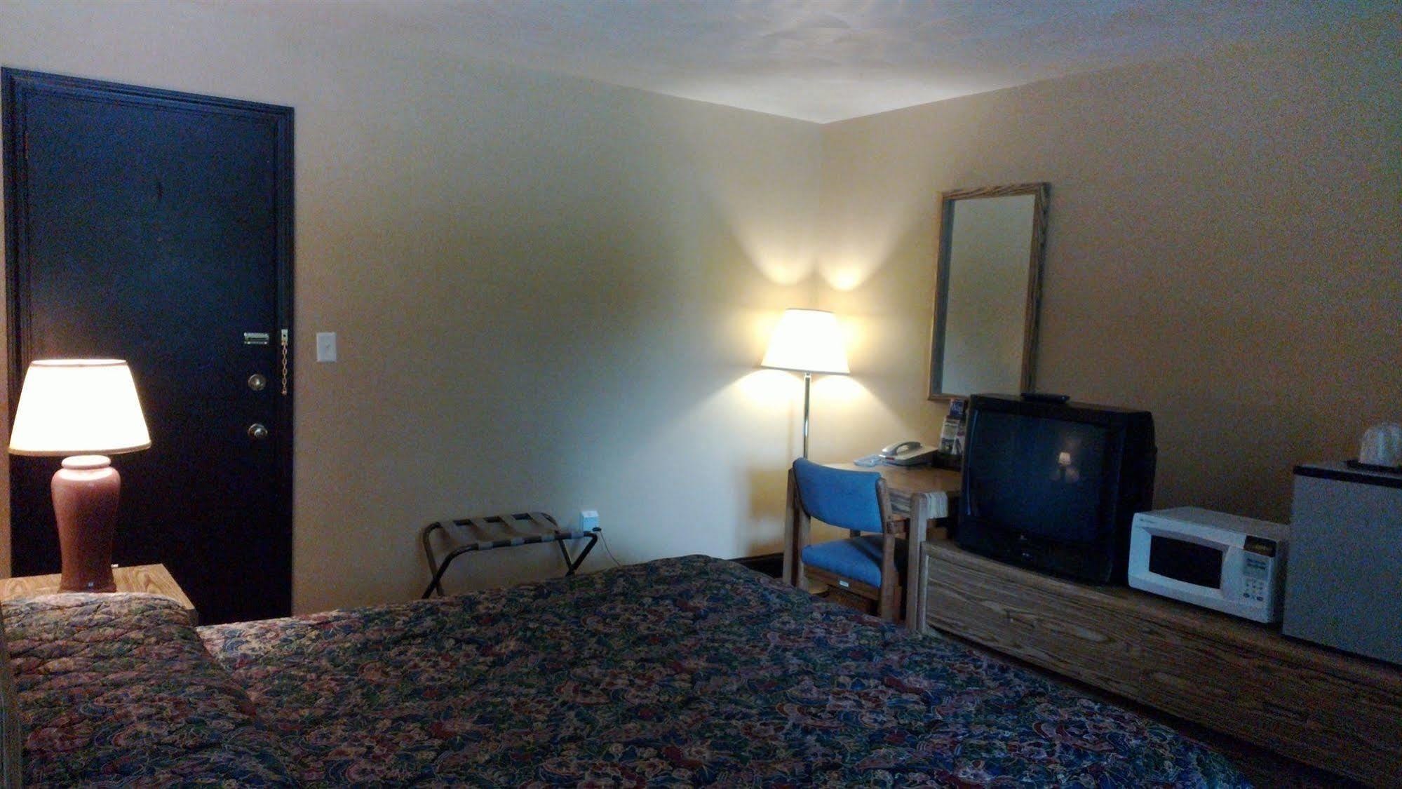 Colonial Inn Mercer-Grove City Zewnętrze zdjęcie