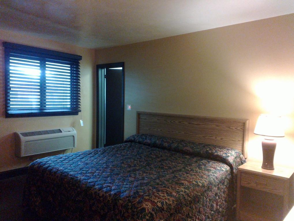 Colonial Inn Mercer-Grove City Zewnętrze zdjęcie